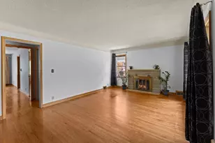 1739 Hampshire Ave, Saint Paul, MN 55116 - Photo 4