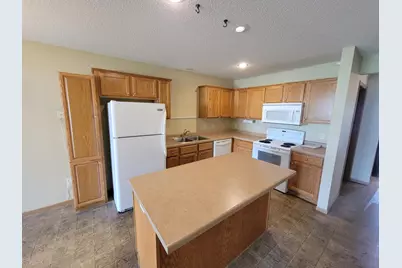 1059 Manor Court, Saint Cloud, MN 56303 - Photo 4