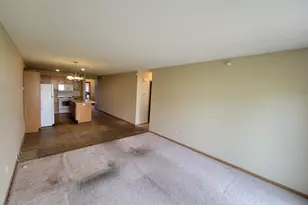 1059 Manor Ct, Saint Cloud, MN 56303 - Photo 10