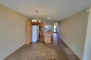 1059 Manor Ct, Saint Cloud, MN 56303 - Photo 6