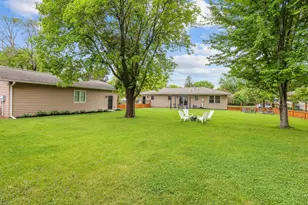 10101 Harrison Rd, Bloomington, MN 55437 - Photo 32