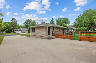 10101 Harrison Rd, Bloomington, MN 55437 - Photo 34