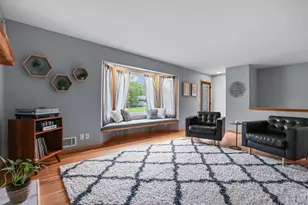 10101 Harrison Rd, Bloomington, MN 55437 - Photo 16