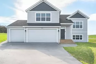 989 Willow Glen Ave, Somerset, WI 54025 - Photo 2
