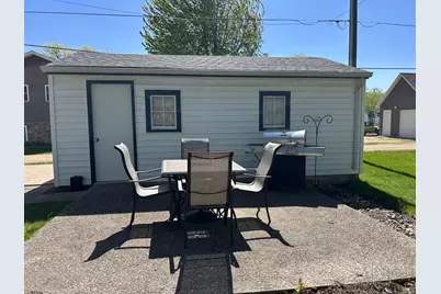 610 Lyon Avenue N, Canby, MN 56220 - Photo 2