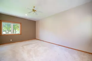 1524 Squirrels Nest Rd, Kasota, MN 56050 - Photo 14