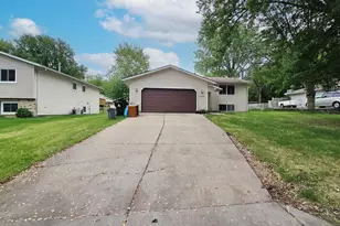 1150 Glendon St N, Maplewood, MN 55119 - Photo 2