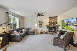 2442 Lacy Ln, Victoria, MN 55386 - Photo 10