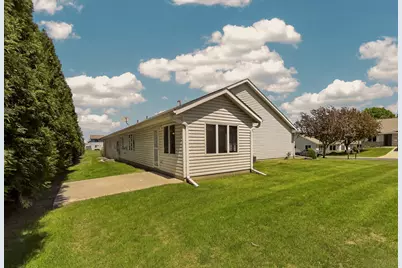 612 15 1/2 Avenue NW, Kasson, MN 55944 - Photo 2