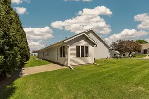 612 15 1/2 Ave NW, Kasson, MN 55944 - Photo 2