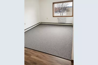 124 E Summit Avenue, Fergus Falls, MN 56537 - Photo 2