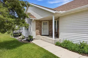 1013 Prairieview Dr SW, Hutchinson, MN 55350 - Photo 2