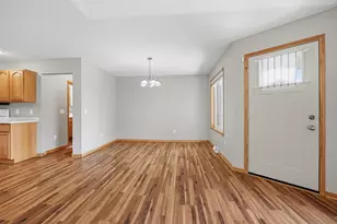 1013 Prairieview Dr SW, Hutchinson, MN 55350 - Photo 8