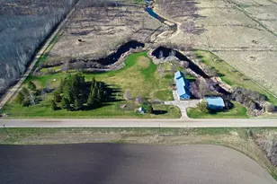 2866 12th St NW, Baudette, MN 56623 - Photo 2