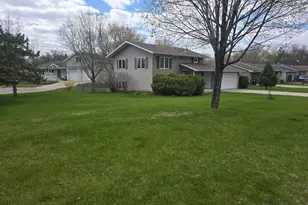 1333 Lori Ave, Detroit Lakes, MN 56501 - Photo 2