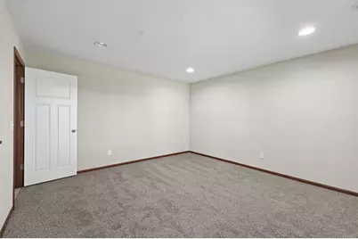 1957 Commonwealth Boulevard #4, Chanhassen, MN 55317 - Photo 38