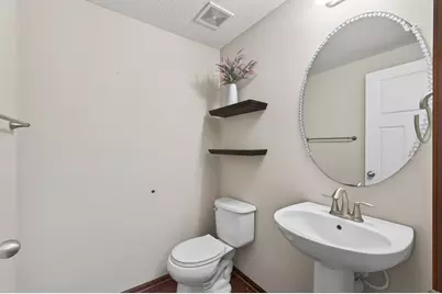 1957 Commonwealth Boulevard #4, Chanhassen, MN 55317 - Photo 6