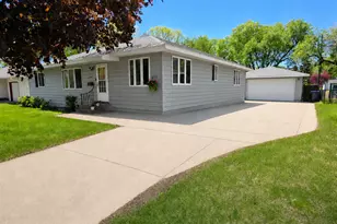 2908 Roosevelt St NE, Saint Anthony, MN 55418 - Photo 2