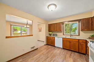 15769 Hayes Trail, Apple Valley, MN 55124 - Photo 4