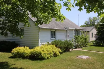 102 22nd Avenue S, Saint Cloud, MN 56301 - Photo 2
