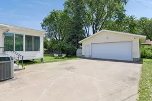 1306 Ryan Ave W, Roseville, MN 55113 - Photo 26