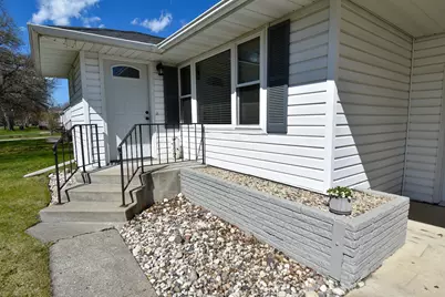 508 Merriam Avenue S, Thief River Falls, MN 56701 - Photo 2
