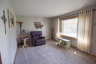 508 Merriam Ave S, Thief River Falls, MN 56701 - Photo 10