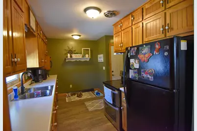 508 Merriam Avenue S, Thief River Falls, MN 56701 - Photo 6