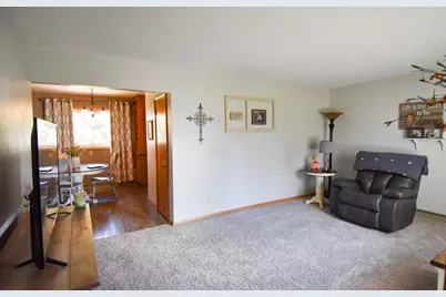 508 Merriam Avenue S, Thief River Falls, MN 56701 - Photo 12