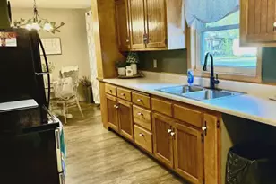 508 Merriam Ave S, Thief River Falls, MN 56701 - Photo 6