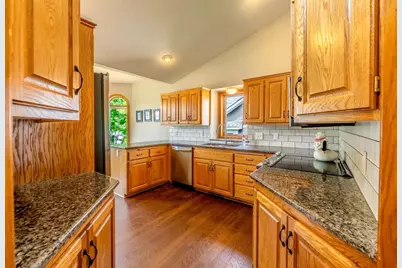 3022 Highpointe Curve, Roseville, MN 55113 - Photo 10