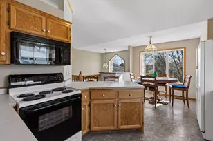 816 Shea Cir, Belle Plaine, MN 56011 - Photo 12
