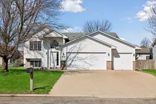 816 Shea Cir, Belle Plaine, MN 56011 - Photo 1