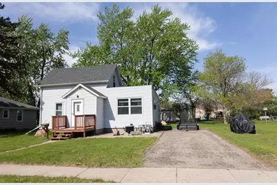804 Redding Avenue, Windom, MN 56101 - Photo 1