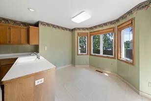 17446 Goldenview Ave, Lakeville, MN 55044 - Photo 8