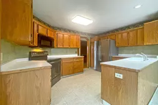 17446 Goldenview Ave, Lakeville, MN 55044 - Photo 6