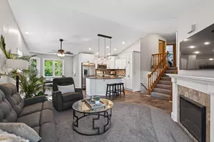 9325 Andrea Dr, Woodbury, MN 55125 - Photo 6