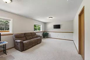 9325 Andrea Dr, Woodbury, MN 55125 - Photo 18
