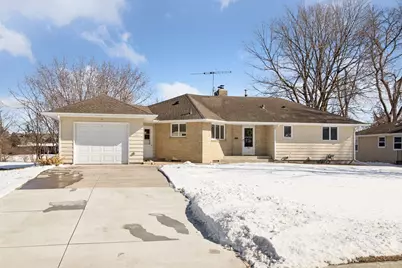 111 Sunrise Avenue N, New Prague, MN 56071 - Photo 2