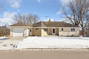 111 Sunrise Ave N, New Prague, MN 56071 - Photo 1