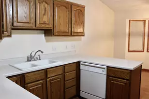 282 4th Ave SW, Blooming Prairie, MN 55917 - Photo 6