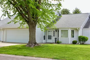 282 4th Ave SW, Blooming Prairie, MN 55917 - Photo 2