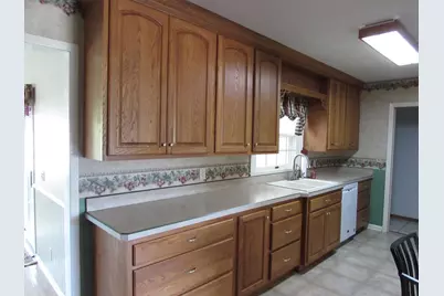 214 W Anna Street, Fairmont, MN 56031 - Photo 6