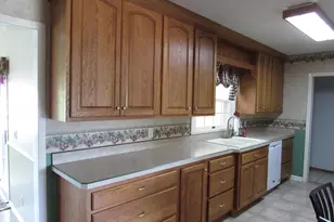 214 W Anna St, Fairmont, MN 56031 - Photo 6