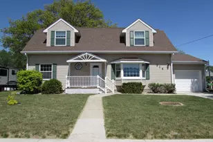 214 W Anna St, Fairmont, MN 56031 - Photo 1