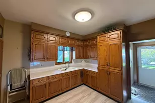 209 S Spring Ave, Springfield, MN 56087 - Photo 4