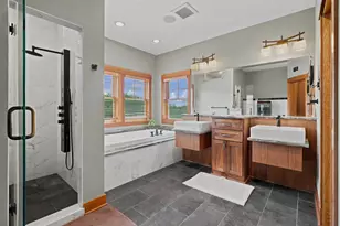 10721 Watersedge Ln, Woodbury, MN 55129 - Photo 100