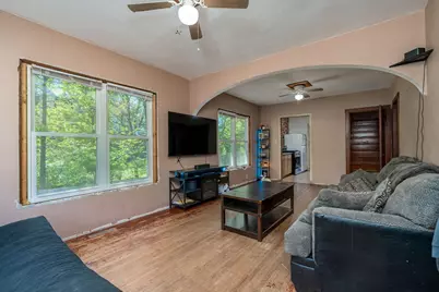 422 S 2nd Street, Le Sueur, MN 56058 - Photo 2