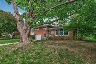 3104 Mildred Dr, Roseville, MN 55113 - Photo 2