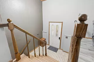 400 E Southview Dr, Marshall, MN 56258 - Photo 8